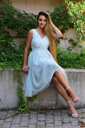 Moteriški ir jaunimo drabužiai - iš gamintojo: paltai, suknelės, kostiumai - Lenkija